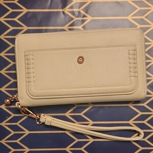 Lauren Conrad Elegant Light Yellow  Wristlet Wallet Large Cards Holder